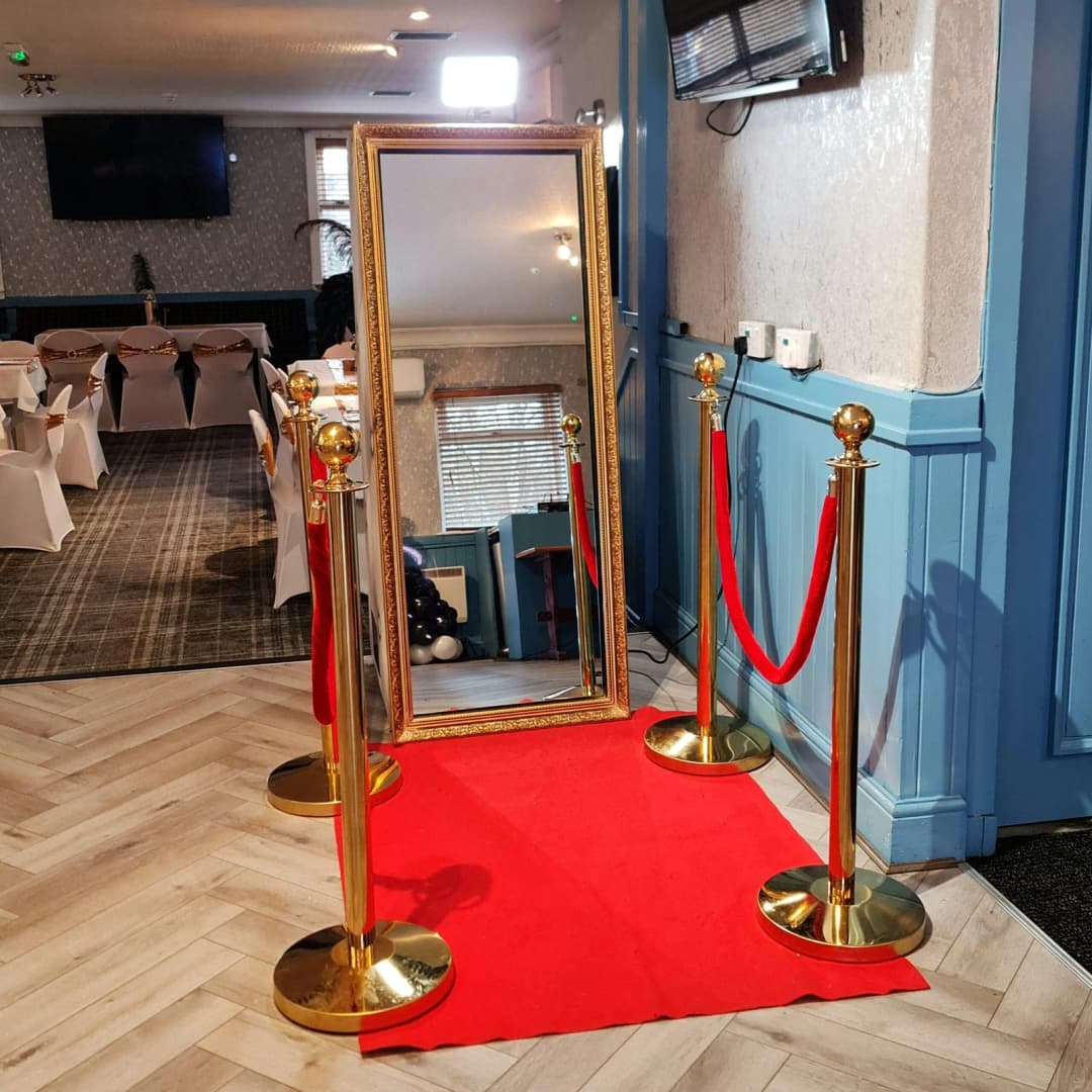Magic Selfie Mirror hire Glasgow